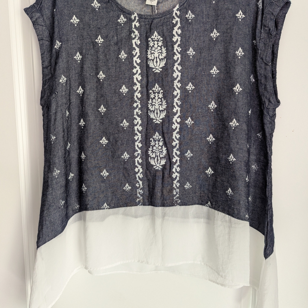 Karen Kane Navy and White Patterned Blouse